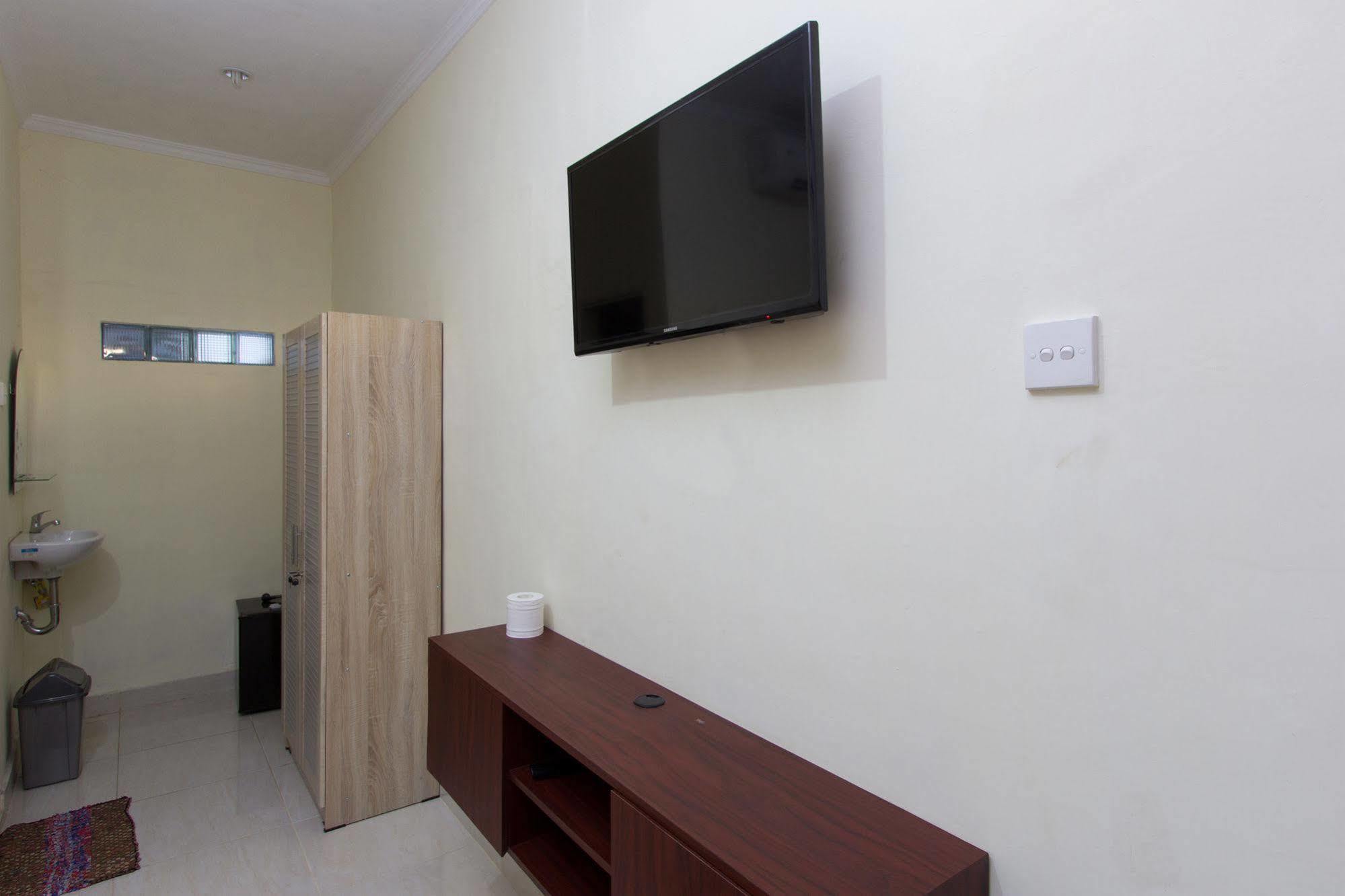 Reddoorz @ Sehati Raya Kuta Легиан Экстерьер фото